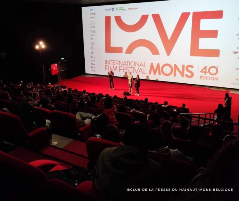 Concours « Filme ta critique » – À vos caméras !