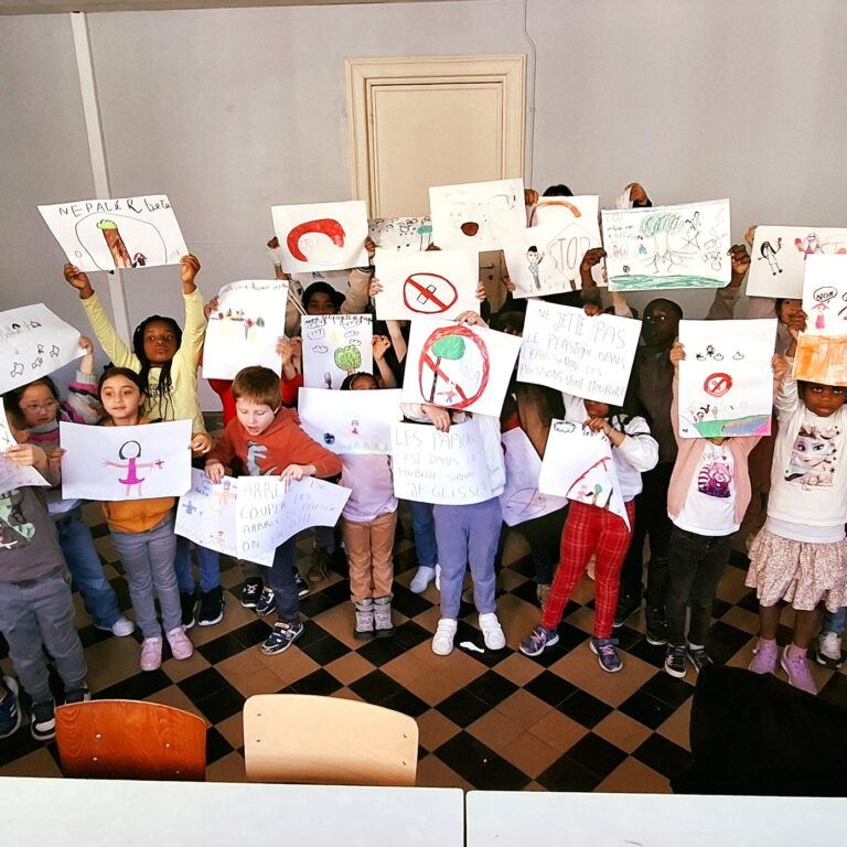 La Fusée Poubelle, un spectacle sur la gestion des déchets et la préservation de l&rsquo;environnement. Festival Humanicité
