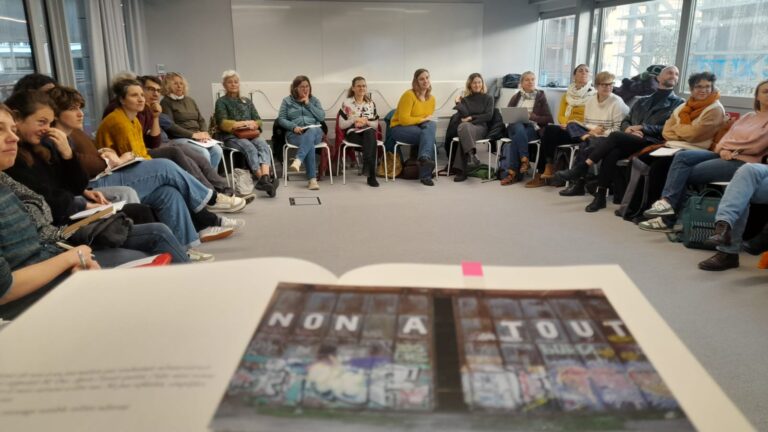 Philo-art et engagement : retour d’atelier hors frontières