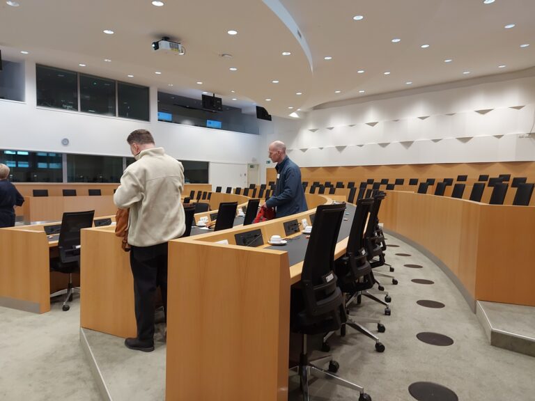 Présentation du projet « A travers les murs » dans l&rsquo;hémicycle de la Chambre des Représentants à Bruxelles