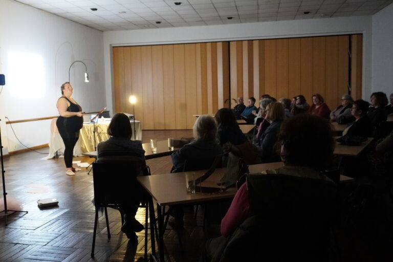 Une plongée éclairante dans la grande histoire qui a façonné la grossophobie telle qu’on la connaît aujourd’hui. Avec Axël Collion Chombart