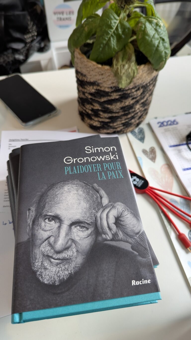 Entre silence, frissons et partages sincères. Arpentage du livre « 𝑃𝑙𝑎𝑖𝑑𝑜𝑦𝑒𝑟 𝑝𝑜𝑢𝑟 𝑙𝑎 𝑝𝑎𝑖𝑥 » de Simon Gronowski