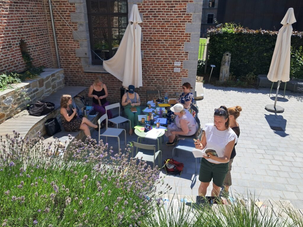 Rêver pour résister. Un atelier d&rsquo;écriture féministe pour ralentir et faire collectif